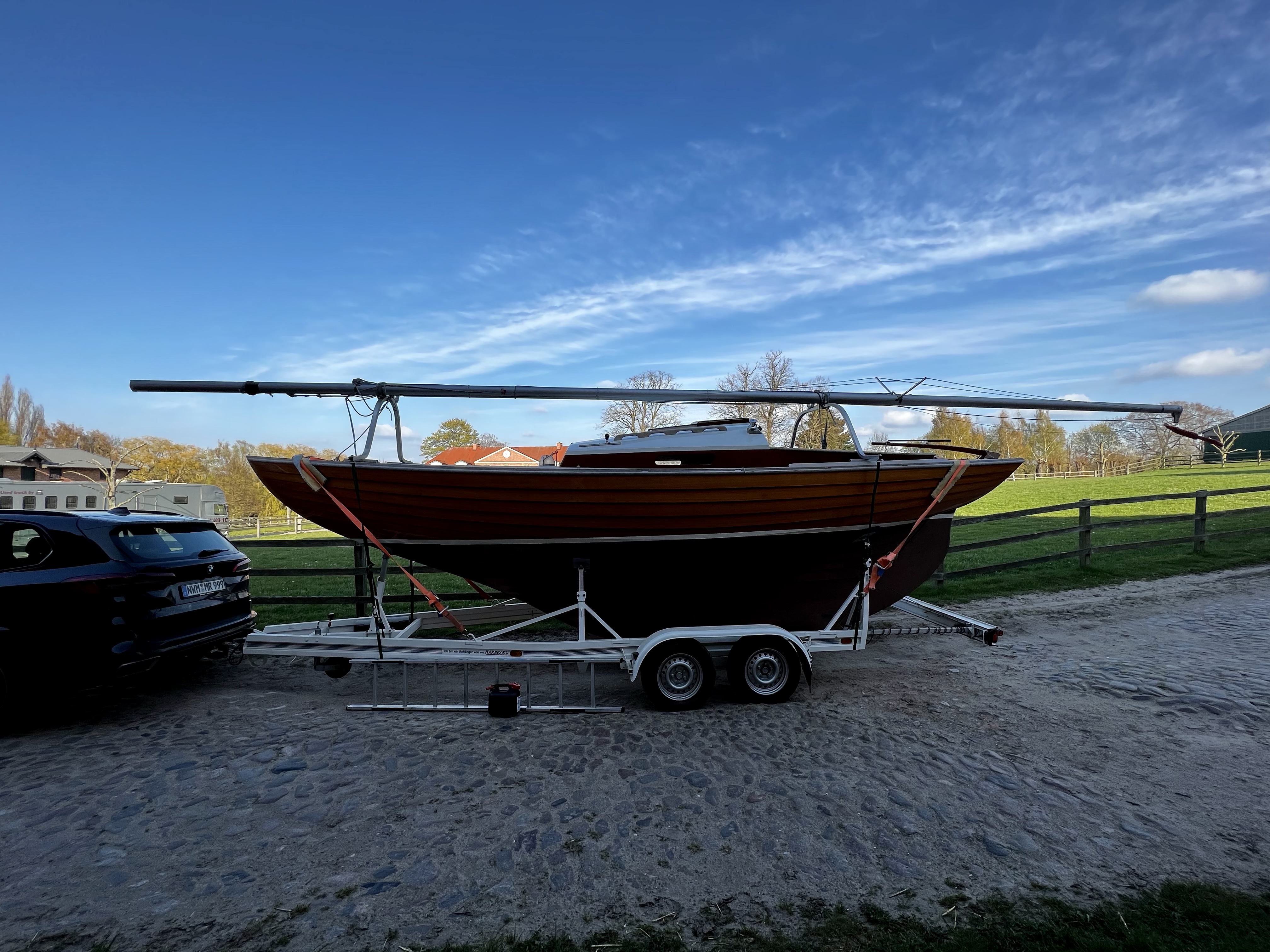 5700B2DF 9B39 4287 B75F E74247B9908B