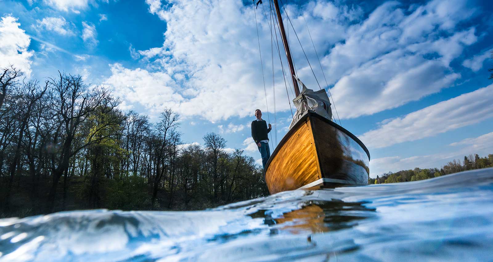 4 Reviere Segelschiff Ufernähe