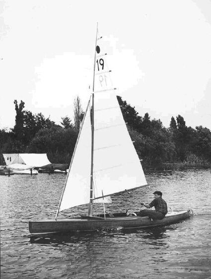 Rennsegelkanu-44